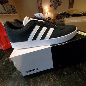 NWT Youth Size 6 Adidas tennis shoes black white